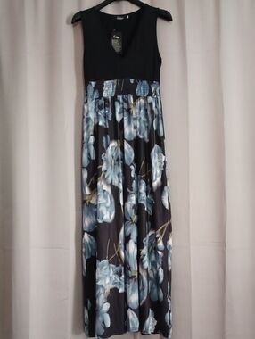 Ruiyige Sleeveless Maxi Dress  Watercolor Blue Floral Smocked Waist Stretch New